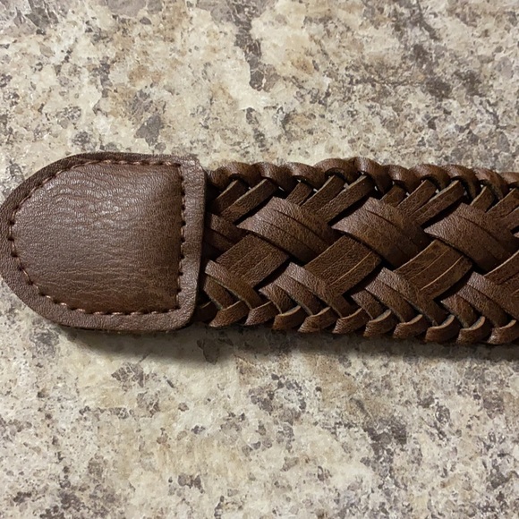 Brown woven belt, size 10. - Picture 5 of 8
